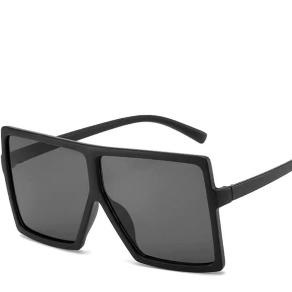 Black Stylish Square Sunglasses - Picture 1 of 3